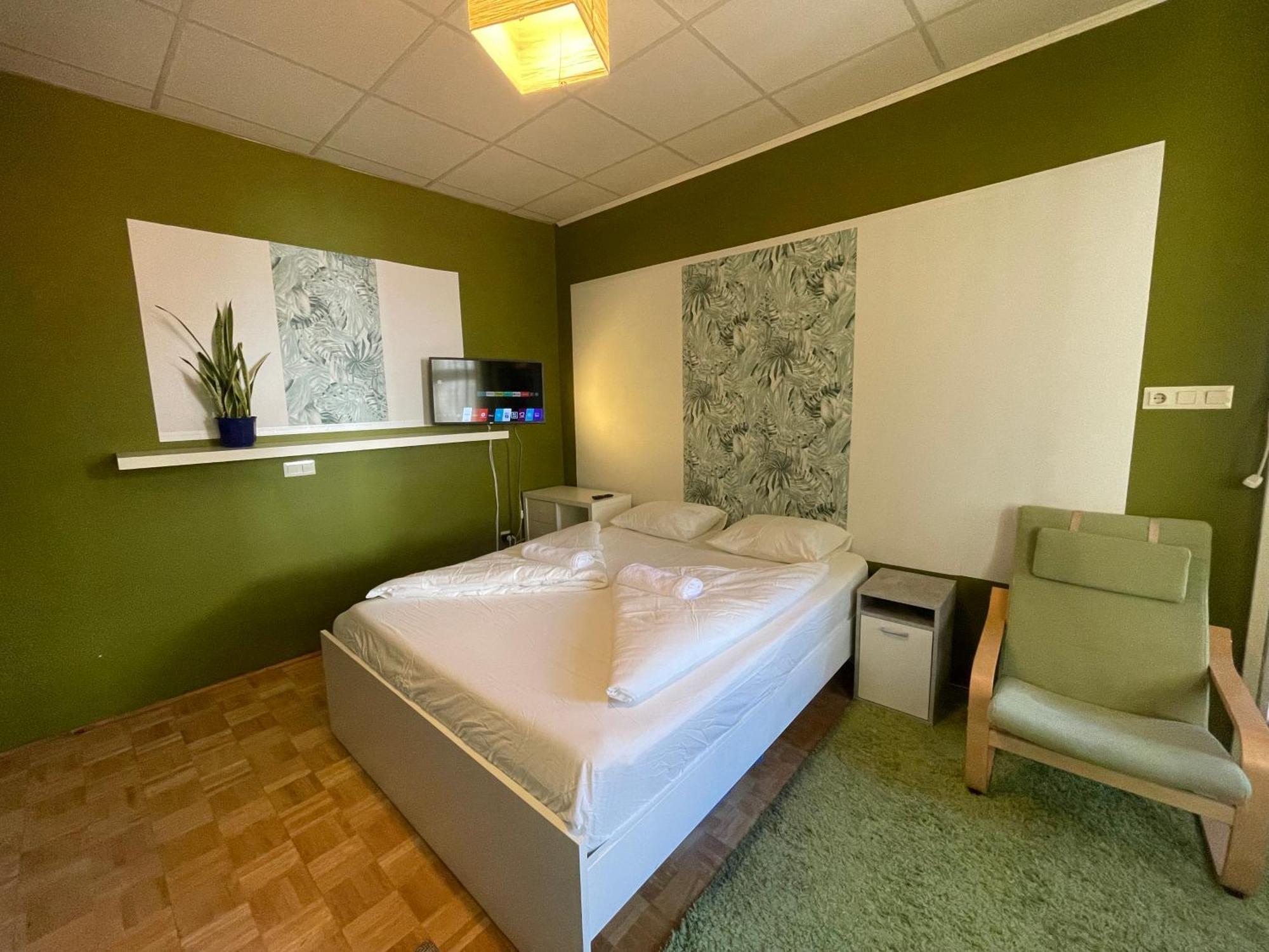Two-room In Mariahilfer * Wien