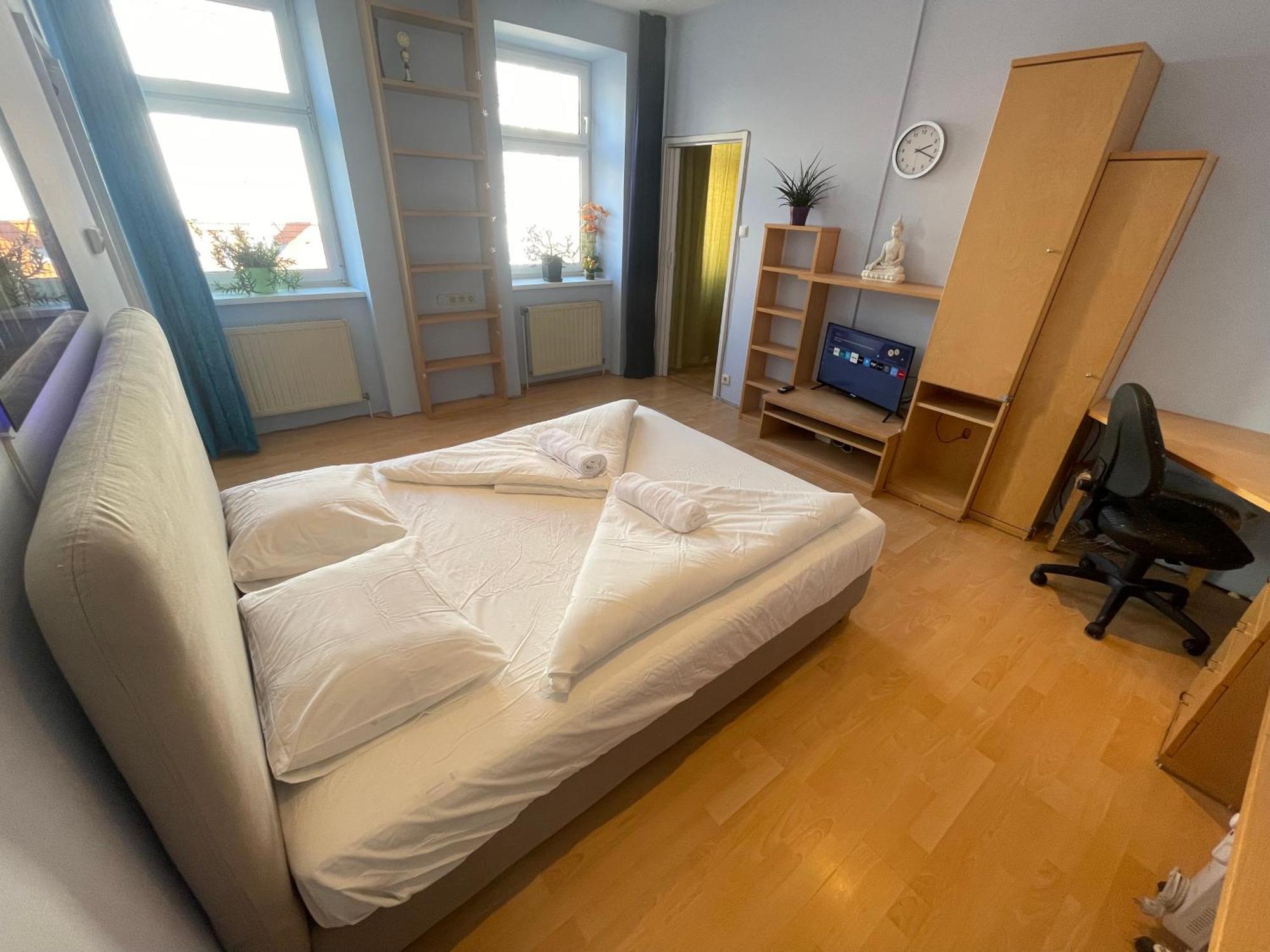 Two-room In Mariahilfer * Wien